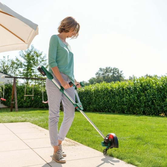 Акумулаторен Тример за Трева Bosch UniversalGrassCut 18V-26 - 26см, Зелен